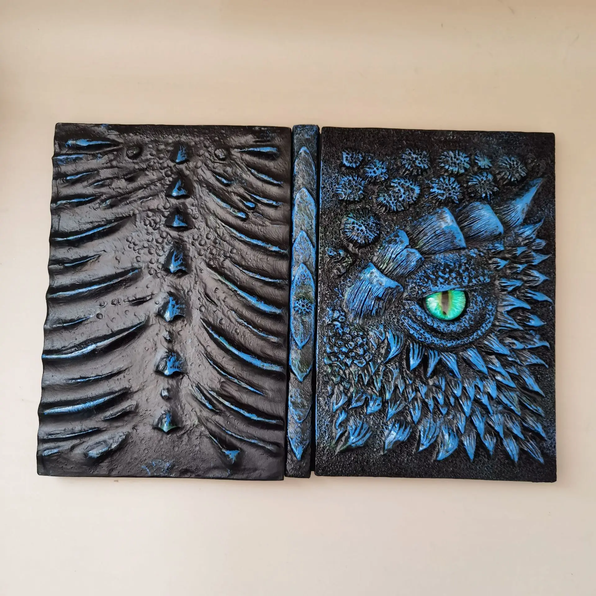 Cthulhu 3D-geprägtes Notizbuch – Vintage Collectibles Bewertung und Preis